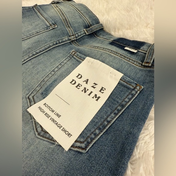 Daze Denim Women Bottom Line High Rise Vintage Short Size 26 NWT - Picture 6 of 8